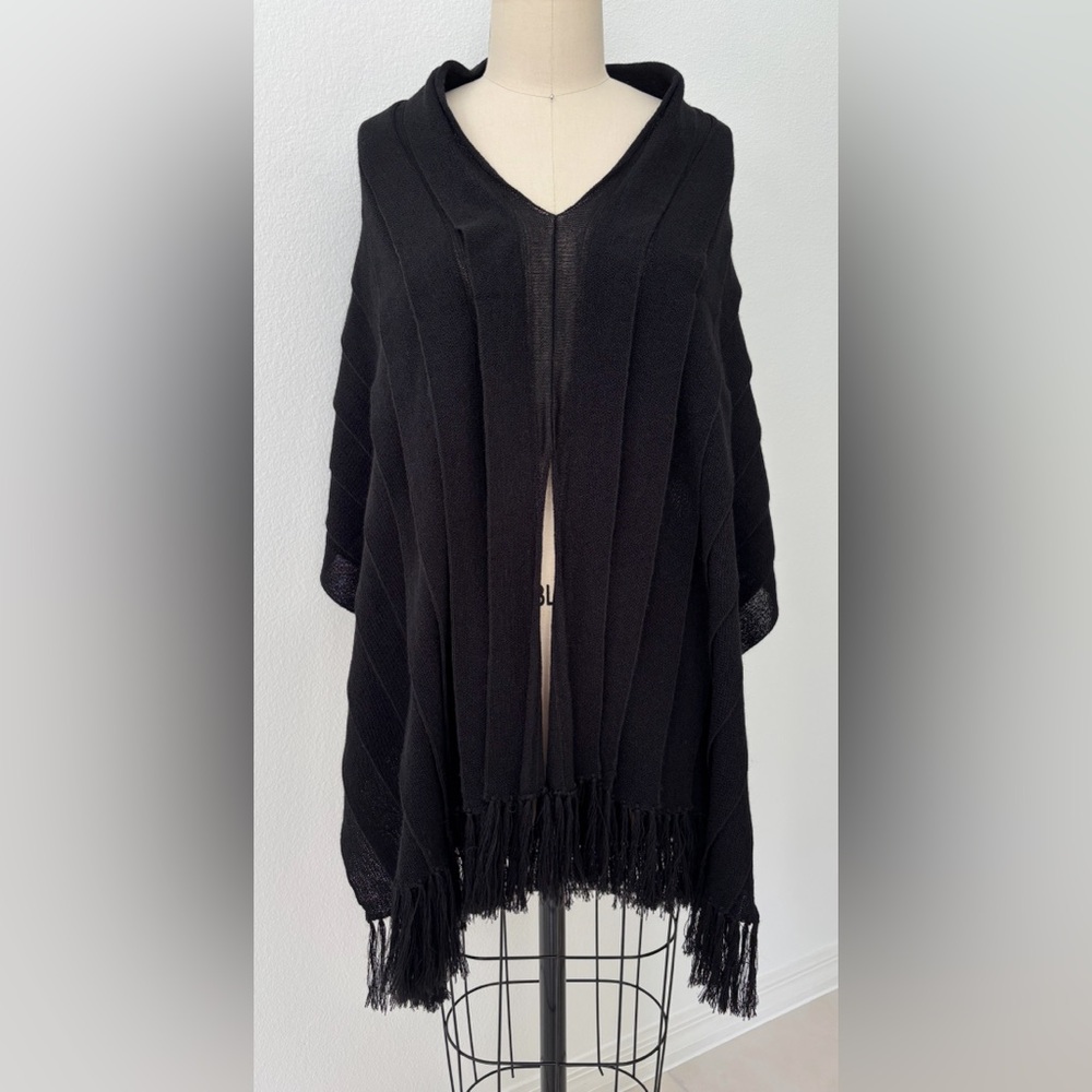 Pure Alpaca Black Wool Poncho NWT Lightweight Hi-Lo Pleated Fringe Luxury OS